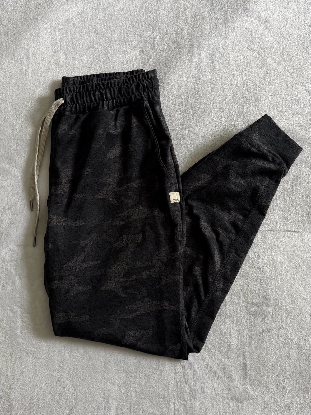 Vuori Performance Jogger Pants Dreamknit Black Gray Camo Women Sz XS VW03-L Gym